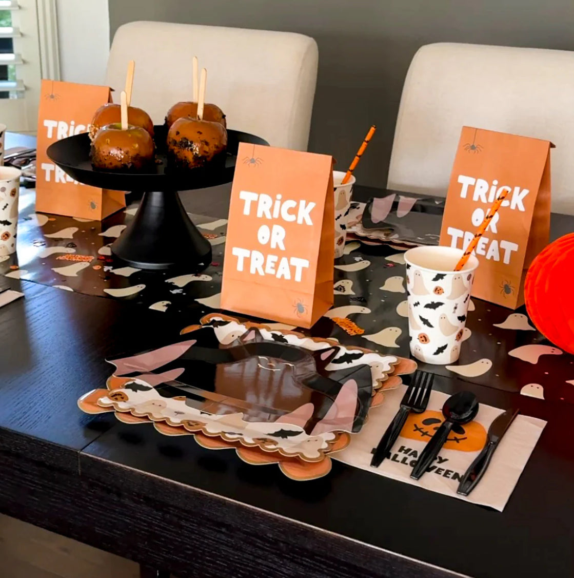 🎃 Halloween Party Box – Plates, Napkins, Cups, Utensils, Trick-or-Treat Bags & Decorations 🦇👻