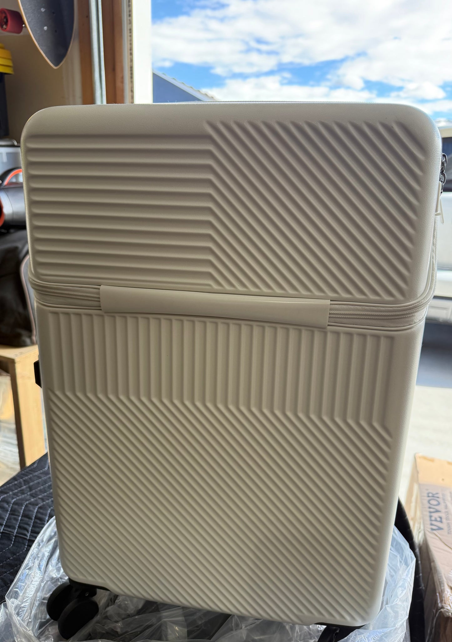 26” White Hardside Spinner Suitcase with Cup Holder & TSA Lock – Model 8028-C