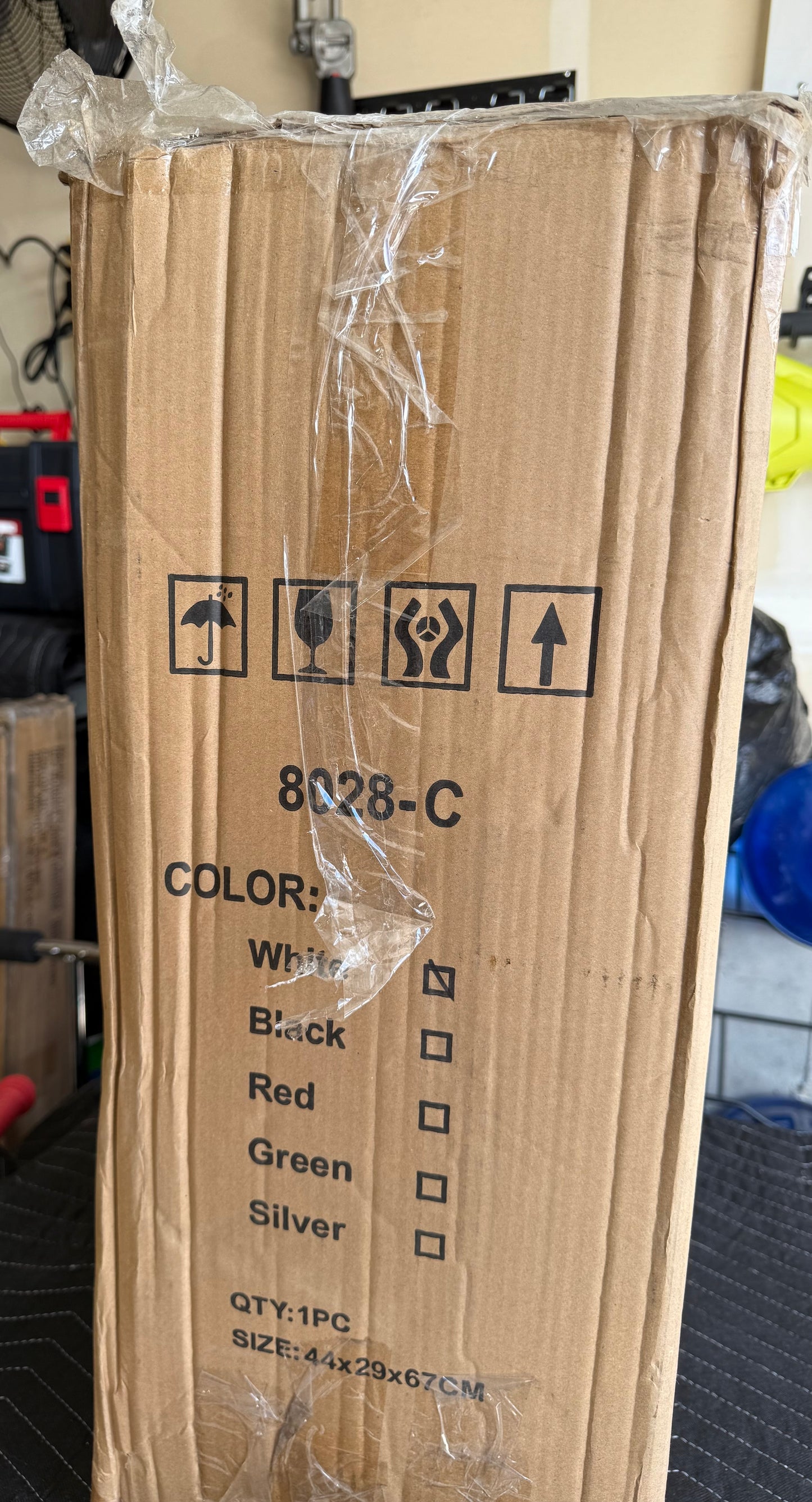 26” White Hardside Spinner Suitcase with Cup Holder & TSA Lock – Model 8028-C