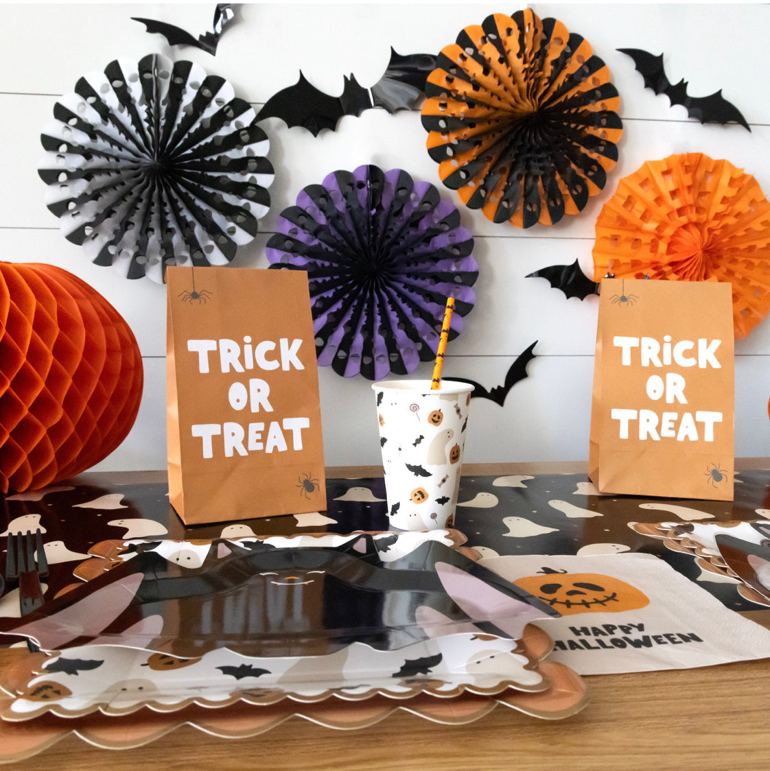 🎃 Halloween Party Box – Plates, Napkins, Cups, Utensils, Trick-or-Treat Bags & Decorations 🦇👻
