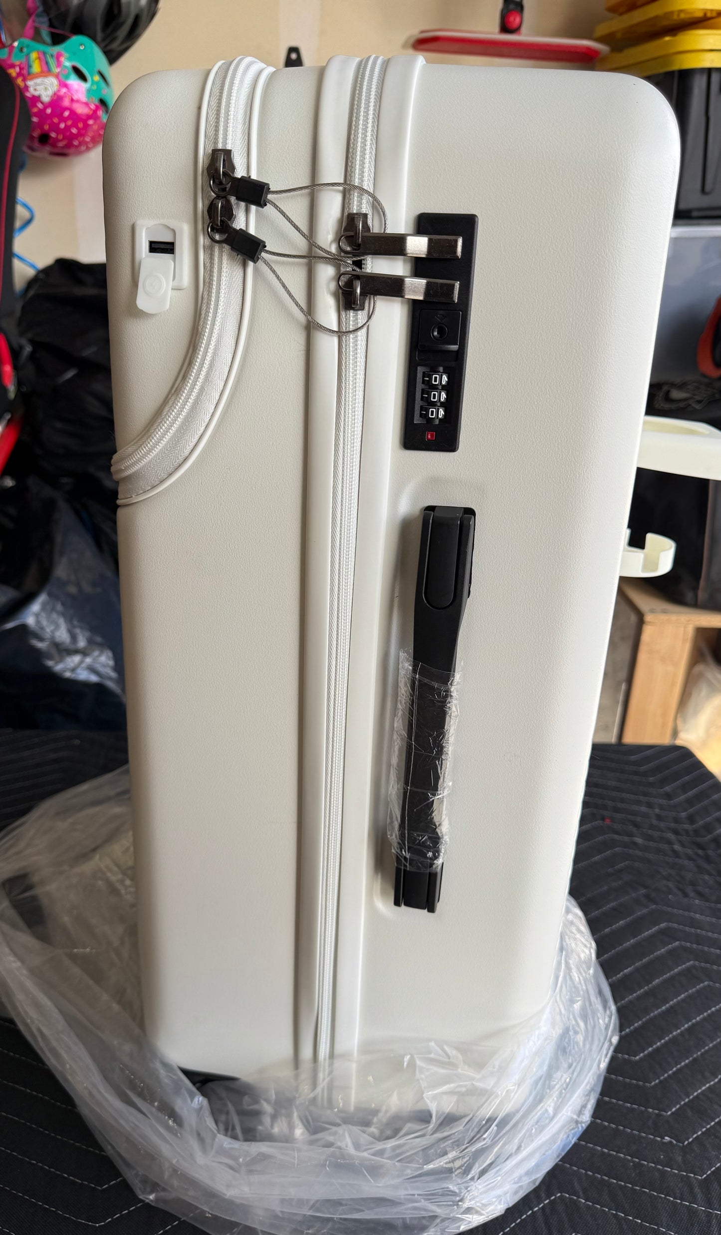 26” White Hardside Spinner Suitcase with Cup Holder & TSA Lock – Model 8028-C